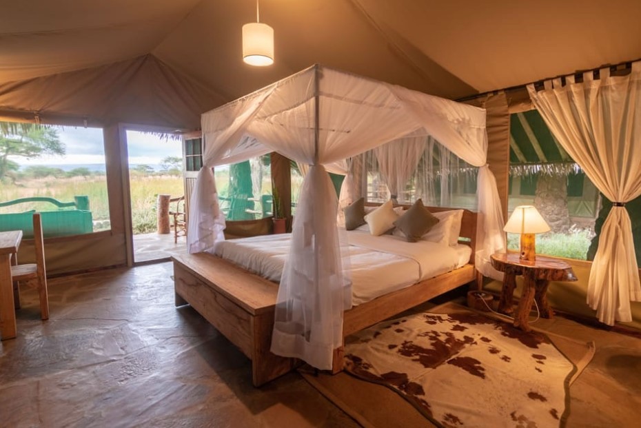 Stay at Kibo lodge on a hike to the top of Kilimanjaro