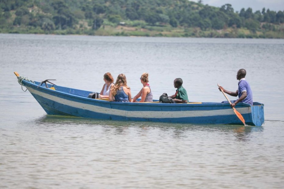 Genießen Sie Bootskanufahren auf den Ssesse-Inseln